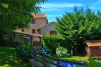 Image de Cottage pour 10/14 personnes avec piscine près de la côte.