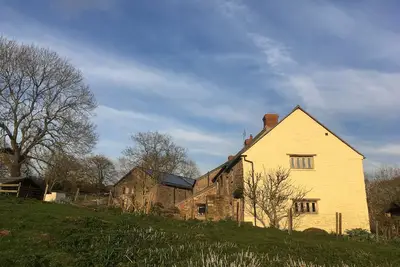 Image de Appartement indépendant sur une ferme biologique paisible dans une belle campagne.