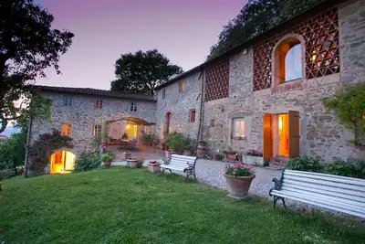 Image de beautiful, traditional private villa set in the hill above lucca