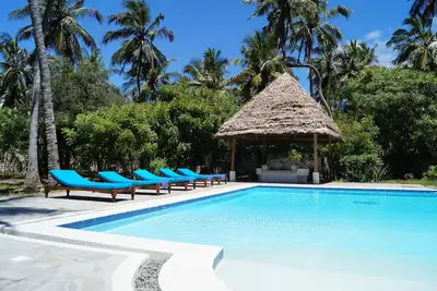 Image de Kiboko Nyumba - Villa spacieuse avec piscine privée
