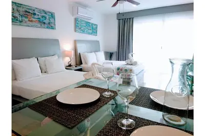Image de Piscine Paradise Walk to Beach / Shopping Meilleur prix!