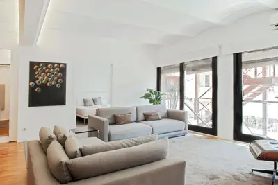 Image de appartement spacieux et lumineux à côté de l'Arc del Triomf