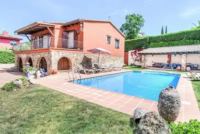 Image de Merveilleuse maison de vacances privée avec Wifi, piscine privée, Tv, patio et parking