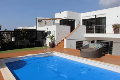 Image de Luxueuse villa avec piscine privée chauffée