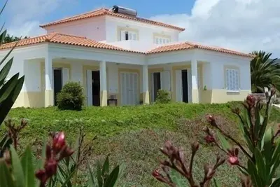 Image de Belle maison d'architecte avec vue sur la mer Glorious