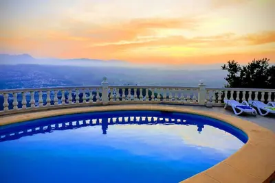 Image de Villa luxueuse de 5 chambres 10 personnes rénovée en 2023 avec vue panoramique