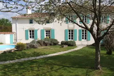 Image de Charmante maison d'époque avec piscine privée chauffée Nr St Jean D'angely, Charente
