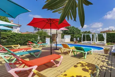 Image de Bel appartement pour 6 personnes avec Wifi, climatisation, piscine, Tv et terrasse