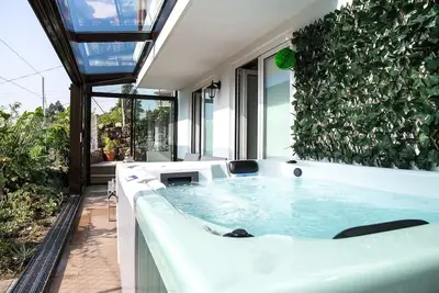 Image de Belle chalet reconstruit avec jacuzzi