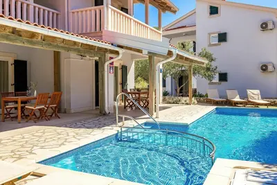 Image de Confortable appartement pour 4 personnes avec climatisation, piscine, Wifi, Tv et terrasse