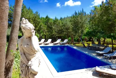 Image de Belle finca près de la ville d'Ibiza et Playa d'en Bossa, 5 chambres, piscine, barbecue