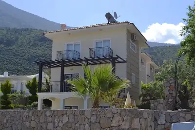 Villa individuelle de 4 chambres avec piscine privée à Ovacik / Hisaronu