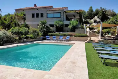 Image de Superbe Maison en granit à 5 minutes du port<br>