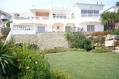 Image de Villa de luxe pour 10 personnes. Disposition ouverte spacieuse menant à de superbes espaces extérieurs