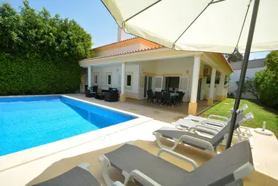 Image de Villa falesia Iii - 5 minutes walking from beach - private garden and pool