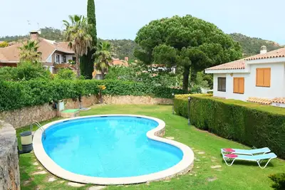 Image de Belle maison de vacances pour 7 personnes avec piscine, Wifi, Tv et balcon