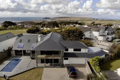 Image de Maison de vacances de luxe, vue sur la mer, piscine chauffée, bain à remous; Proche des plages et du golf