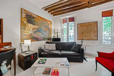 Image de 2 pièces en plein Paris. Décoration atypique