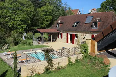 Image de Beau gîte en Périgord Noir au calme avec piscine chauffée