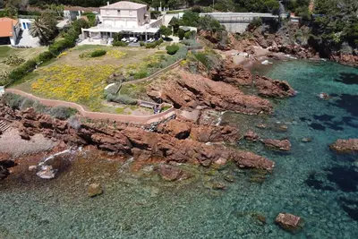 Image de Cote d'Azur, Magnifique Rdc villa pieds dans l'eau, accès mer privé, vue à 180°