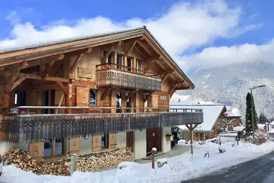 Image de Chalet le Dahu - à seulement 50 mètres de l'ascenseur, du sauna et du hammam, 12 couchages confortables