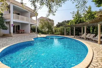 Image de Confortable appartement pour 4 personnes avec climatisation, Wifi, piscine, Tv et patio