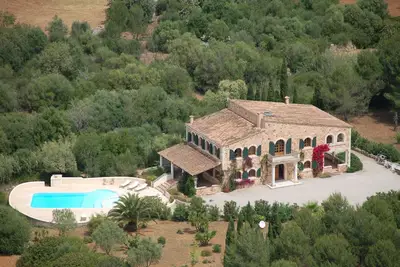 Image de Villa de luxe calme avec vues rurales et une piscine privée