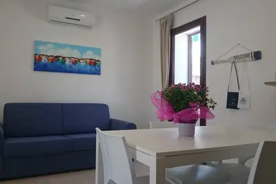 Image de Maison turquoise à quelques pas de la plage avec vue sur la mer (Iun P7111)