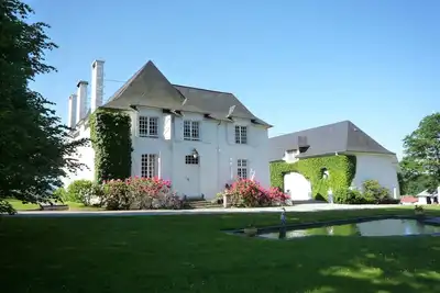Image de Manoir situé dans un manoir du 18ème siècle + piscine, Pau