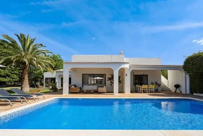 Image de Casa Luzerna, villa avec piscine privée à proximité des plages et de Carvoeiro