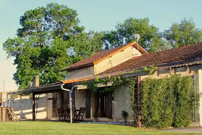 Image de Grange Gite-vignoble, vue, piscine, wifi, salle de jeux - \"L'Atelier\" aux Marais