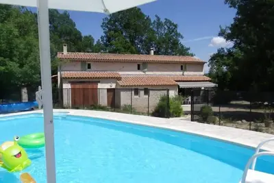 Image de Maison pratique confortable, piscine, idéale famille, amis