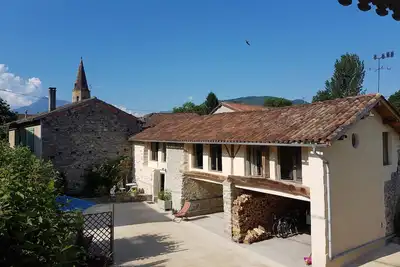Image de Tranquillité, grange de luxe, village dans les collines de Pyrénnéan, paradis des cyclistes