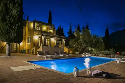 Image de 'Phivos Villa'Elegant Villa Avec dramatiques Montagne et vue sur la mer, totalement équipée