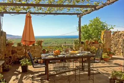 Image de Maison caractéristique, 3 chambres, grande terrasse, avec vue mer et piscine.