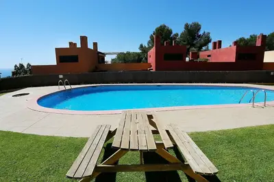 Image de Belle maison de vacances pour 6 personnes avec Wifi, piscine, climatisation, Tv et terrasse