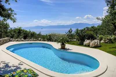 Image de Maison de vacances privée avec piscine privée, Wifi, climatisation, Tv, terrasse, animaux admis