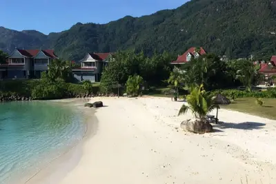 Image de Eden Island - Condo spacieux avec 3 lits en suite