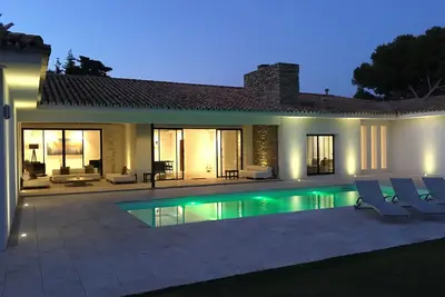 Nouvelle propriété! Villa moderne à Marbella, Rio Real Golf avec piscine privée