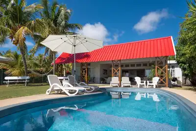 Image de Villa ''Les Flamboyants'' en bordure de mer