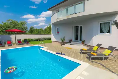 Image de Maison de vacances privée avec climatisation, piscine privée, Wifi, Tv, terrasse, animaux admis