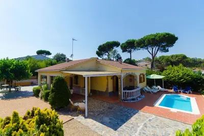 Image de Club Villamar - Villa Goliath - Villa familiale avec piscine privée dans un quartier calme de Llo. . .