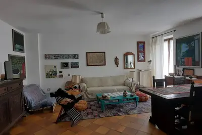 Image de Grande maison et calme avec jardin