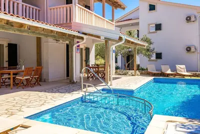 Image de Confortable appartement pour 4 personnes avec Wifi, piscine, climatisation, Tv et balcon