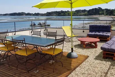 Image de Vue magnifique, 12 personnes, pieds dans l'eau, terrasse roof-top, sauna