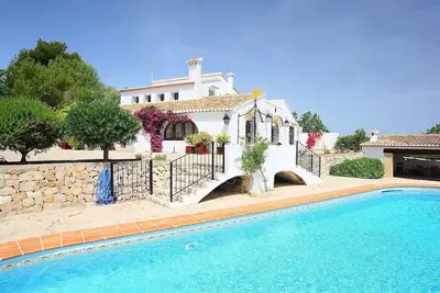 Image de Maison de vacances privée avec Wifi, piscine privée, climatisation, Tv, patio, vue panoramique