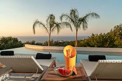 Villa neuve, près de Réthymnon et de la plage, intimité à 100%, vue imprenable sur la mer!
