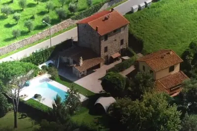 Image de Détendez-vous dans la maison en pierre du soleil