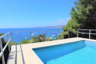 Image de Villa en bord de mer avec vue sur la côte