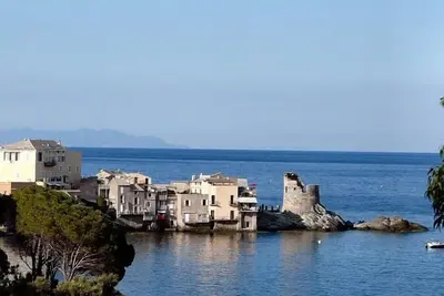 Image de Cap Corse  bord de mer appartement pour 4 personnes